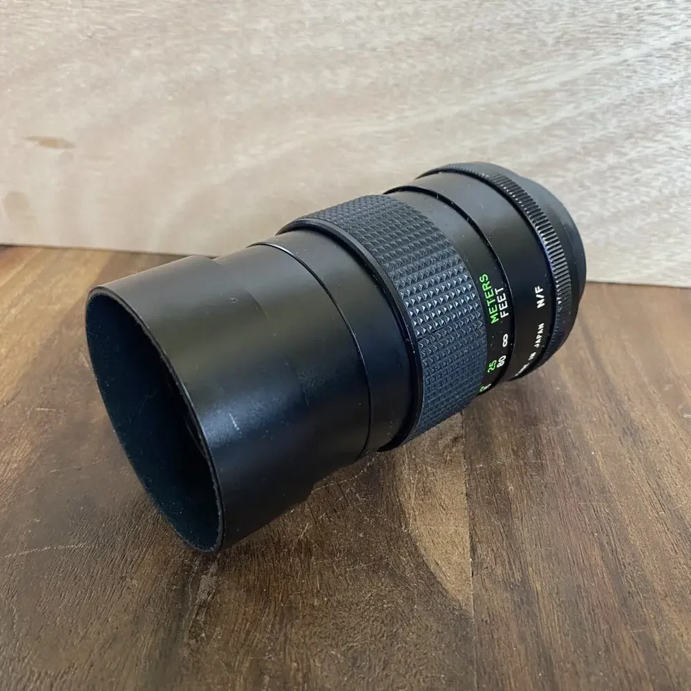 Vivitar 135mm f/2.8 Auto Telephoto Lens M/SR Japan 55mm w/ Hood Vintage